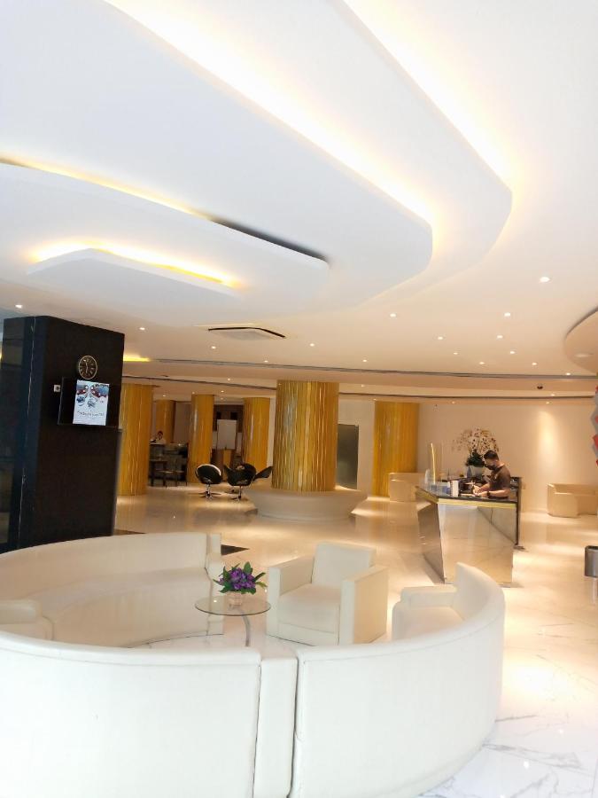 Golden Palace Hotel Batu Merah Exterior photo