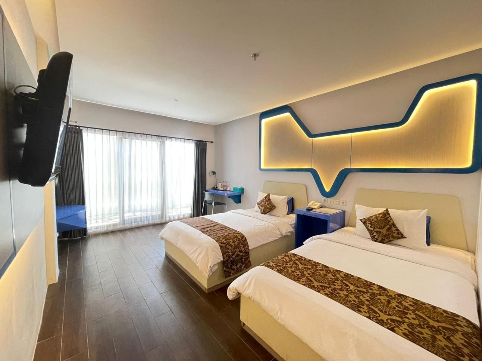 Golden Palace Hotel Batu Merah Exterior photo
