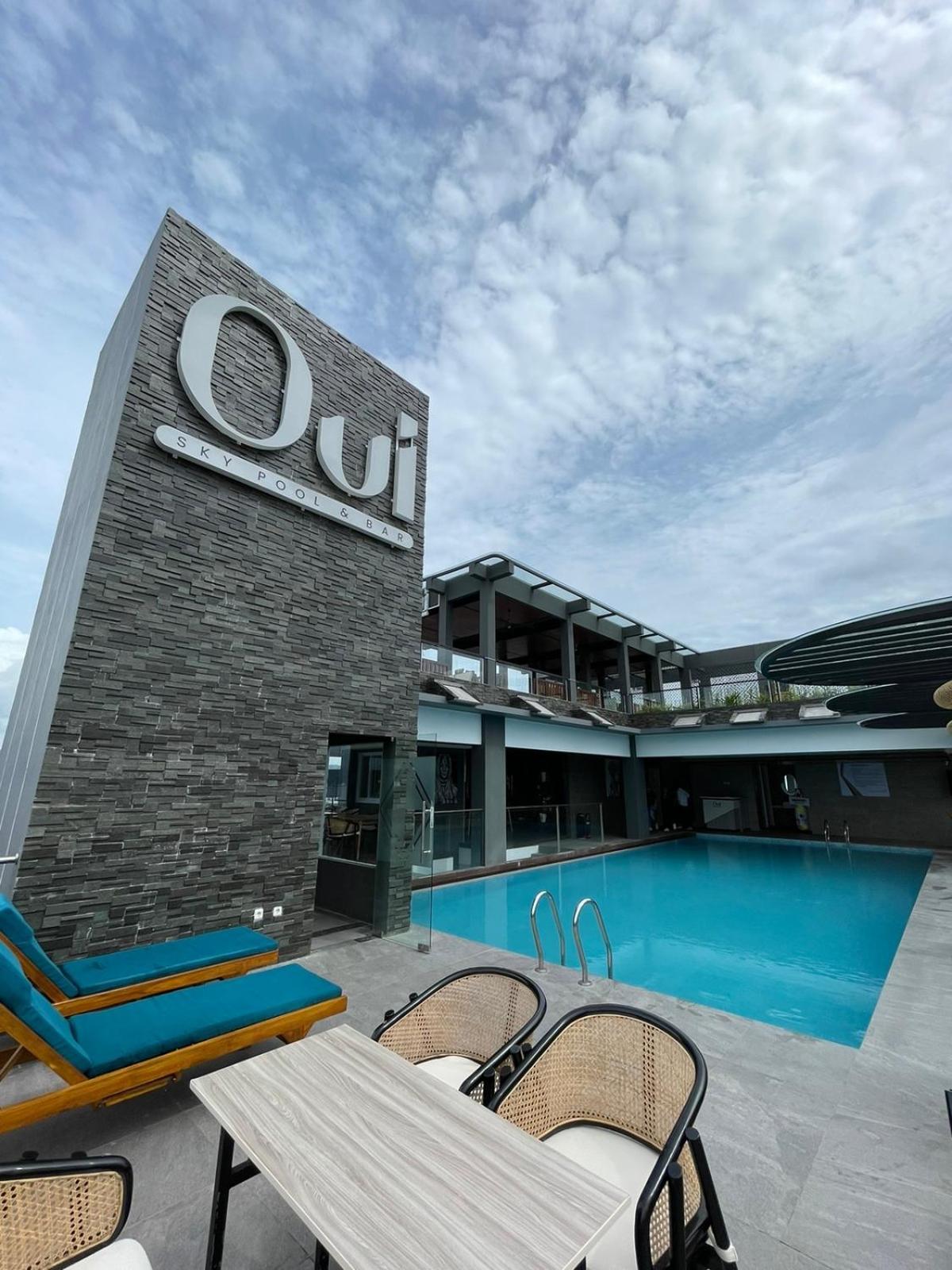 Golden Palace Hotel Batu Merah Exterior photo